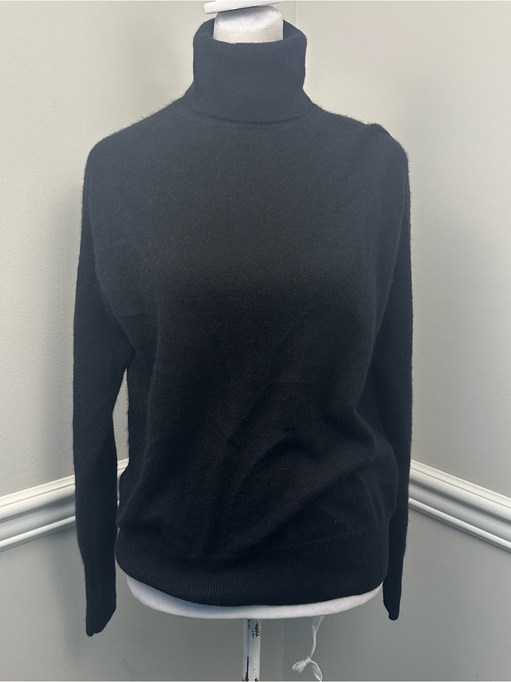 Tuckernuck Black Cashmere Turtleneck Sweater XS